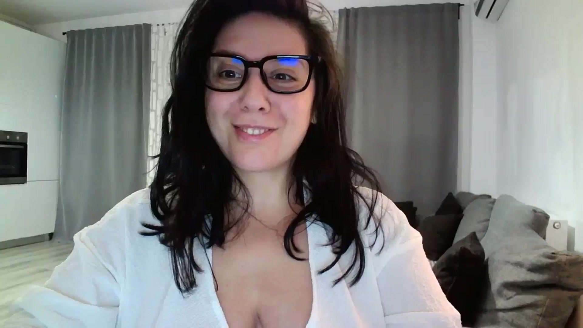 Gallery image thumbnail from SILKYWOMAN's myfreecams stream on, 05/14/2024, 19:01 image 8 of 20