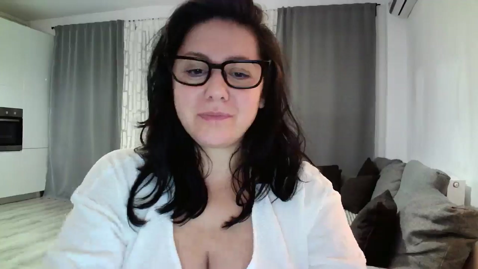 Gallery image thumbnail from SILKYWOMAN's myfreecams stream on, 05/14/2024, 19:01 image 14 of 20