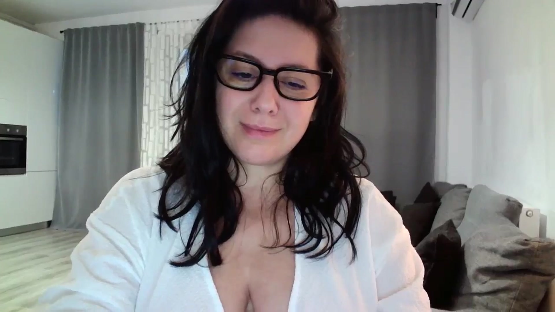 Gallery image thumbnail from SILKYWOMAN's myfreecams stream on, 05/14/2024, 19:01 image 2 of 20
