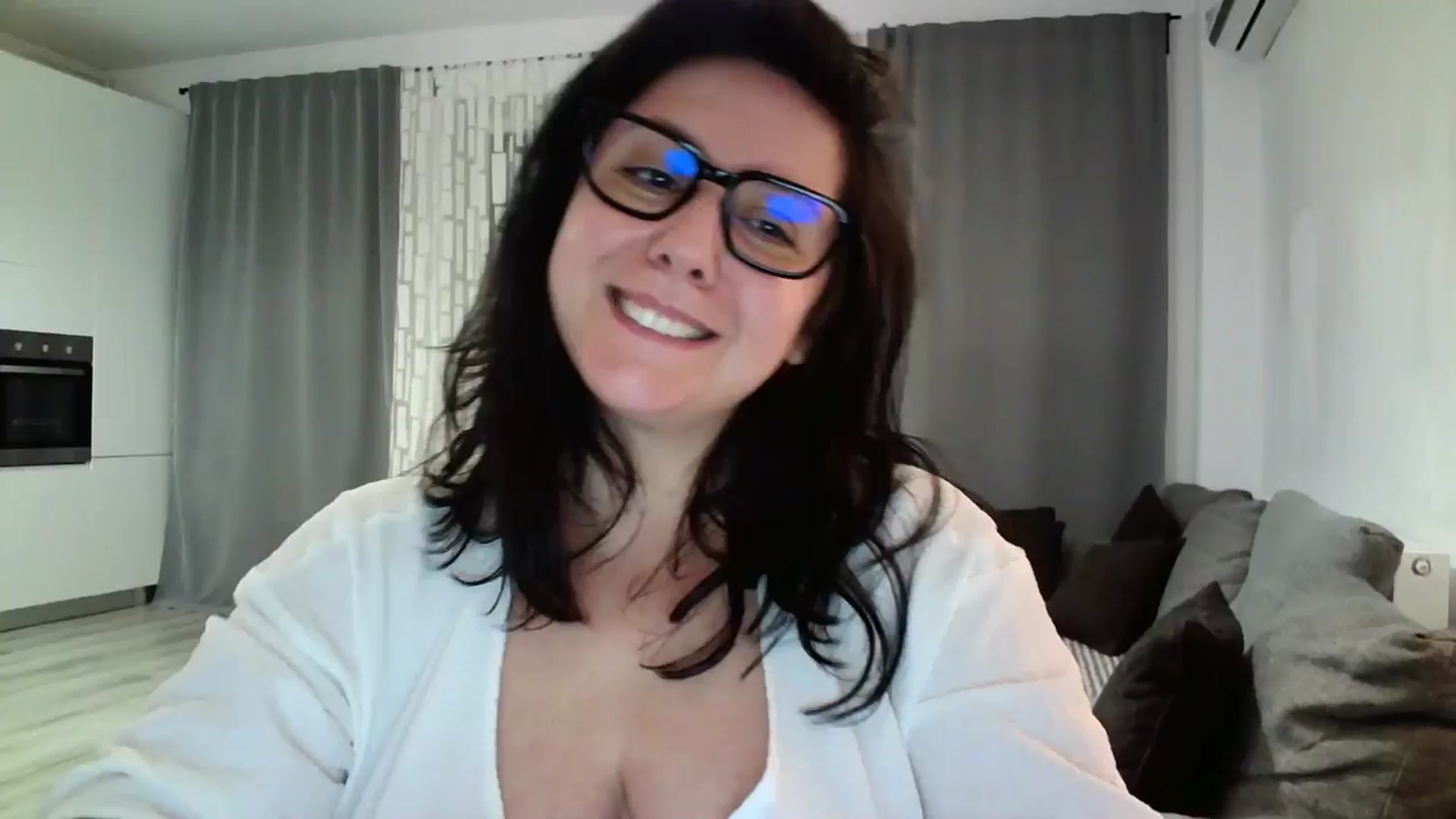 Gallery image thumbnail from SILKYWOMAN's myfreecams stream on, 05/14/2024, 20:01 image 1 of 20