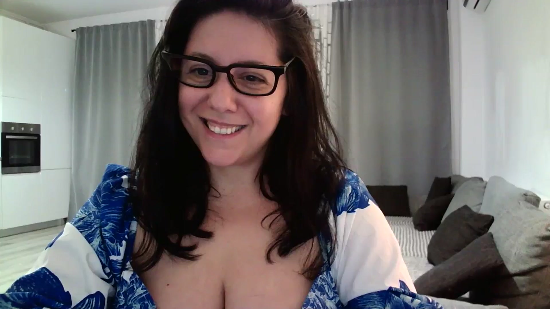 Gallery image thumbnail from SILKYWOMAN's myfreecams stream on, 05/17/2024, 19:26 image 10 of 20