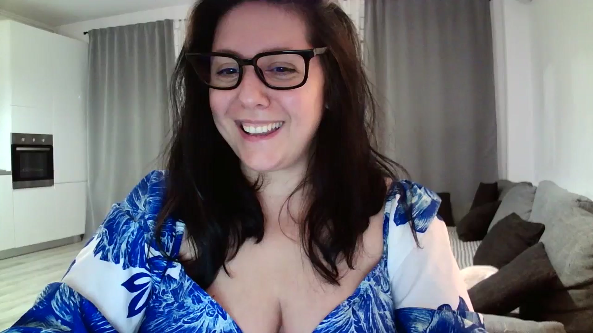 Gallery image thumbnail from SILKYWOMAN's myfreecams stream on, 05/17/2024, 19:26 image 1 of 20