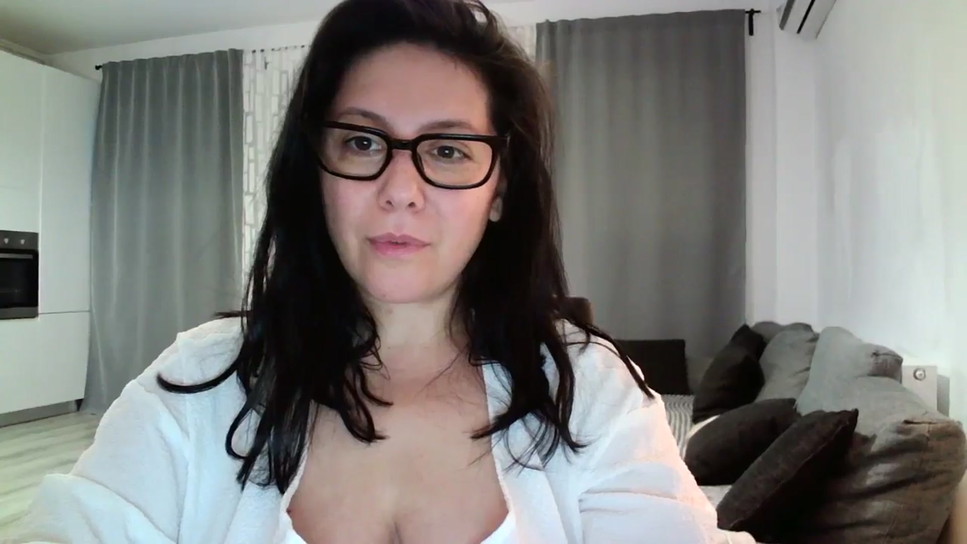 Gallery image thumbnail from SILKYWOMAN's myfreecams stream on, 05/21/2024, 18:46 image 8 of 20