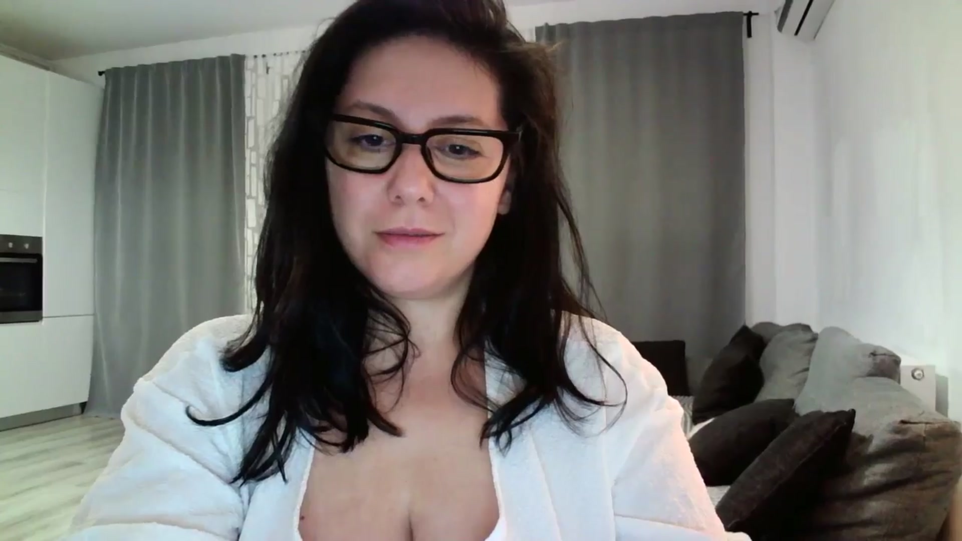 Gallery image thumbnail from SILKYWOMAN's myfreecams stream on, 05/21/2024, 18:46 image 16 of 20
