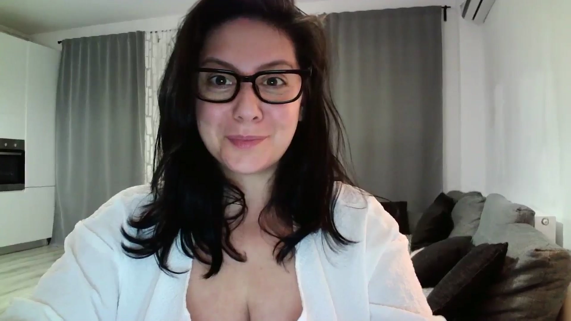 Gallery image thumbnail from SILKYWOMAN's myfreecams stream on, 05/21/2024, 18:46 image 15 of 20
