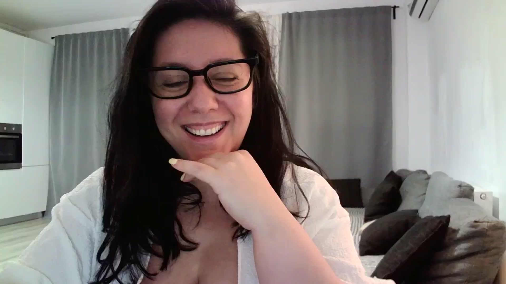 Gallery image thumbnail from SILKYWOMAN's myfreecams stream on, 05/21/2024, 18:46 image 17 of 20