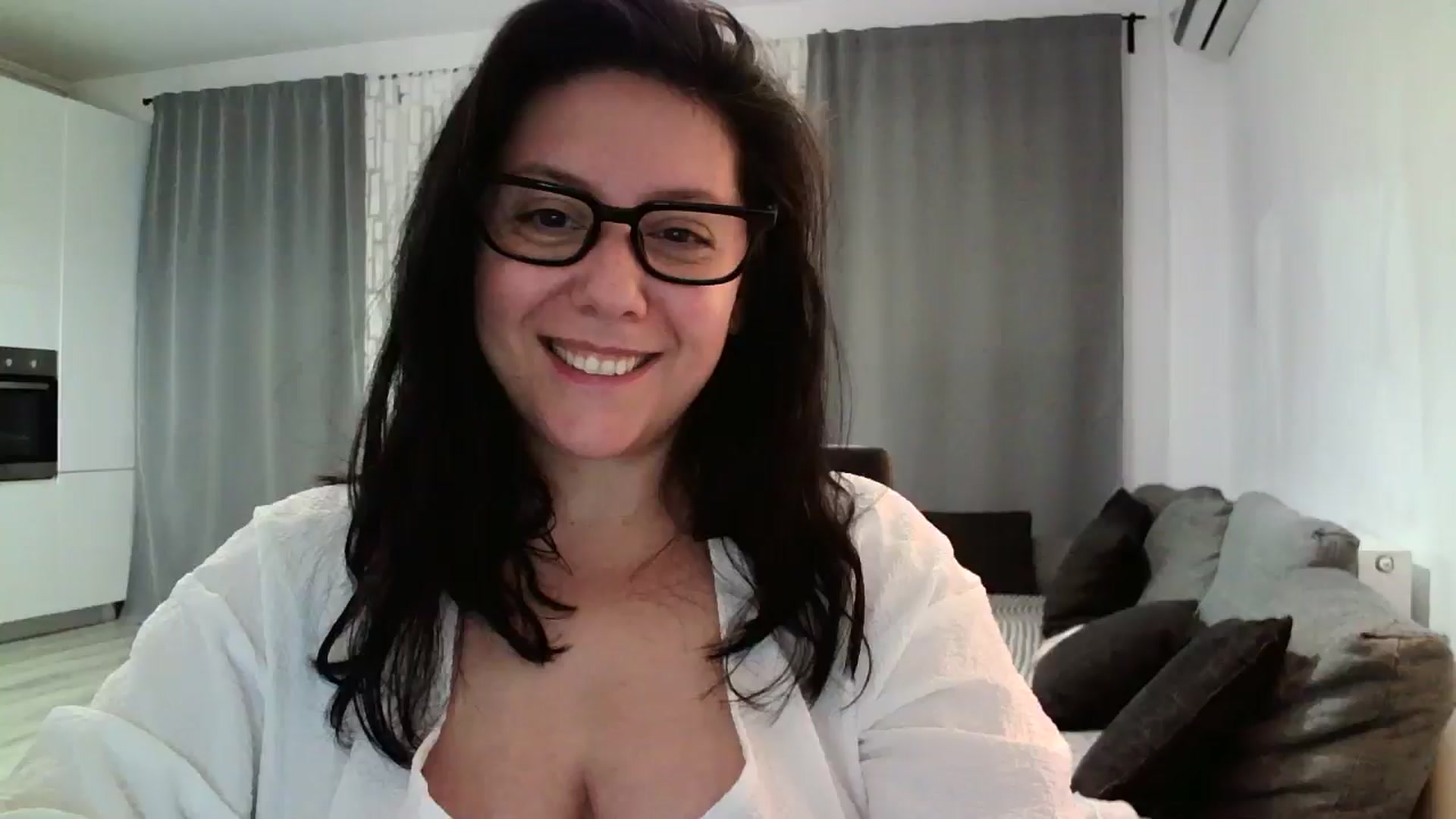 Gallery image thumbnail from SILKYWOMAN's myfreecams stream on, 05/21/2024, 18:46 image 9 of 20