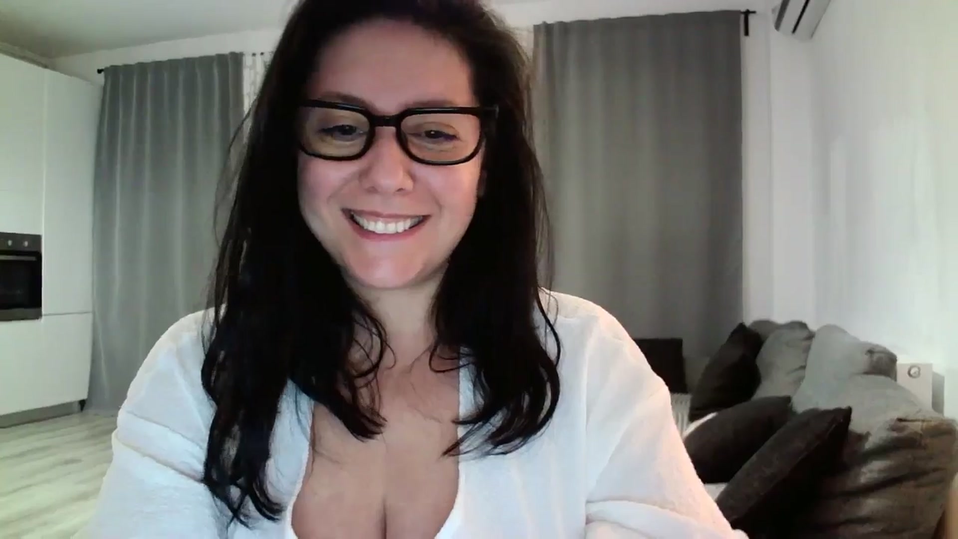 Gallery image thumbnail from SILKYWOMAN's myfreecams stream on, 05/21/2024, 18:46 image 10 of 20