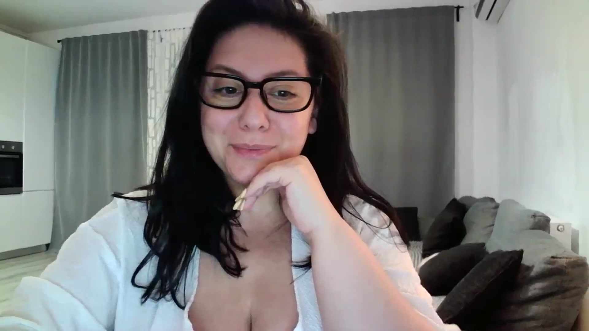 Gallery image thumbnail from SILKYWOMAN's myfreecams stream on, 05/21/2024, 18:46 image 7 of 20