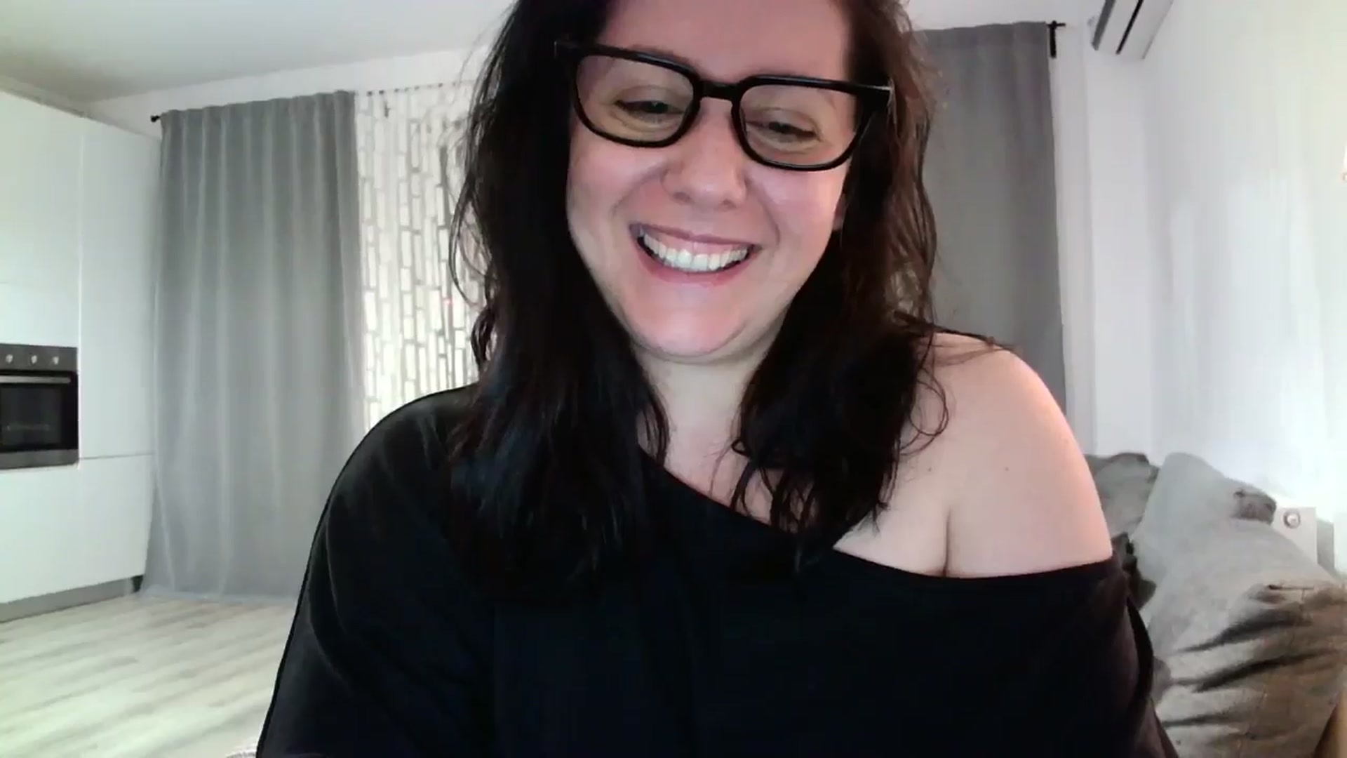 Gallery image thumbnail from SILKYWOMAN's myfreecams stream on, 05/22/2024, 20:15 image 12 of 20