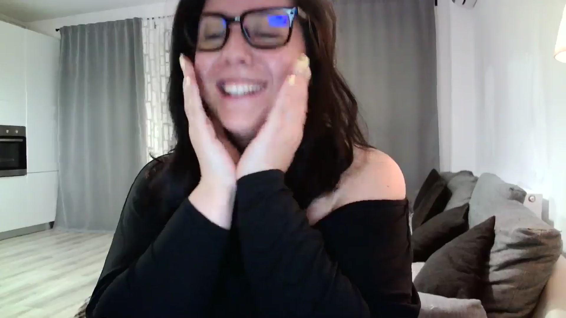 Gallery image thumbnail from SILKYWOMAN's myfreecams stream on, 05/22/2024, 20:43 image 15 of 20