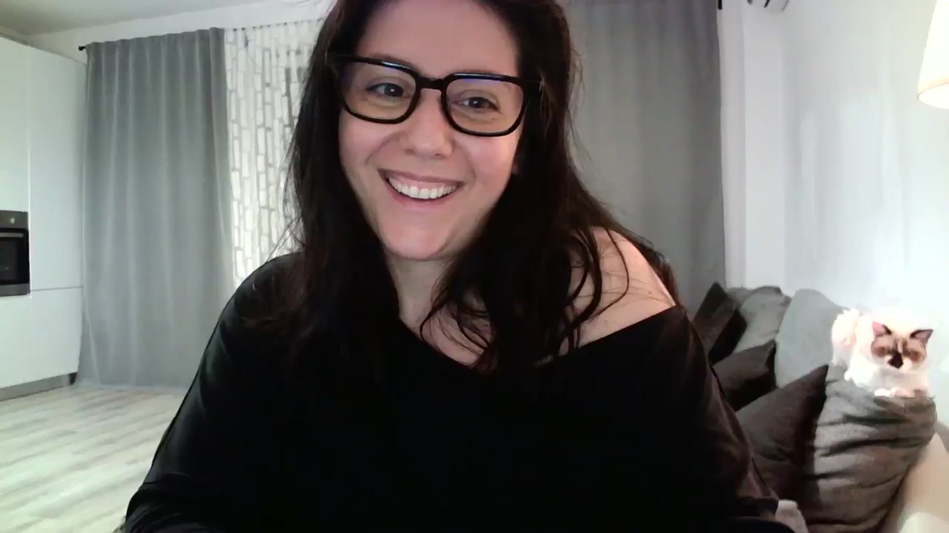 Gallery image thumbnail from SILKYWOMAN's myfreecams stream on, 05/22/2024, 20:43 image 4 of 20