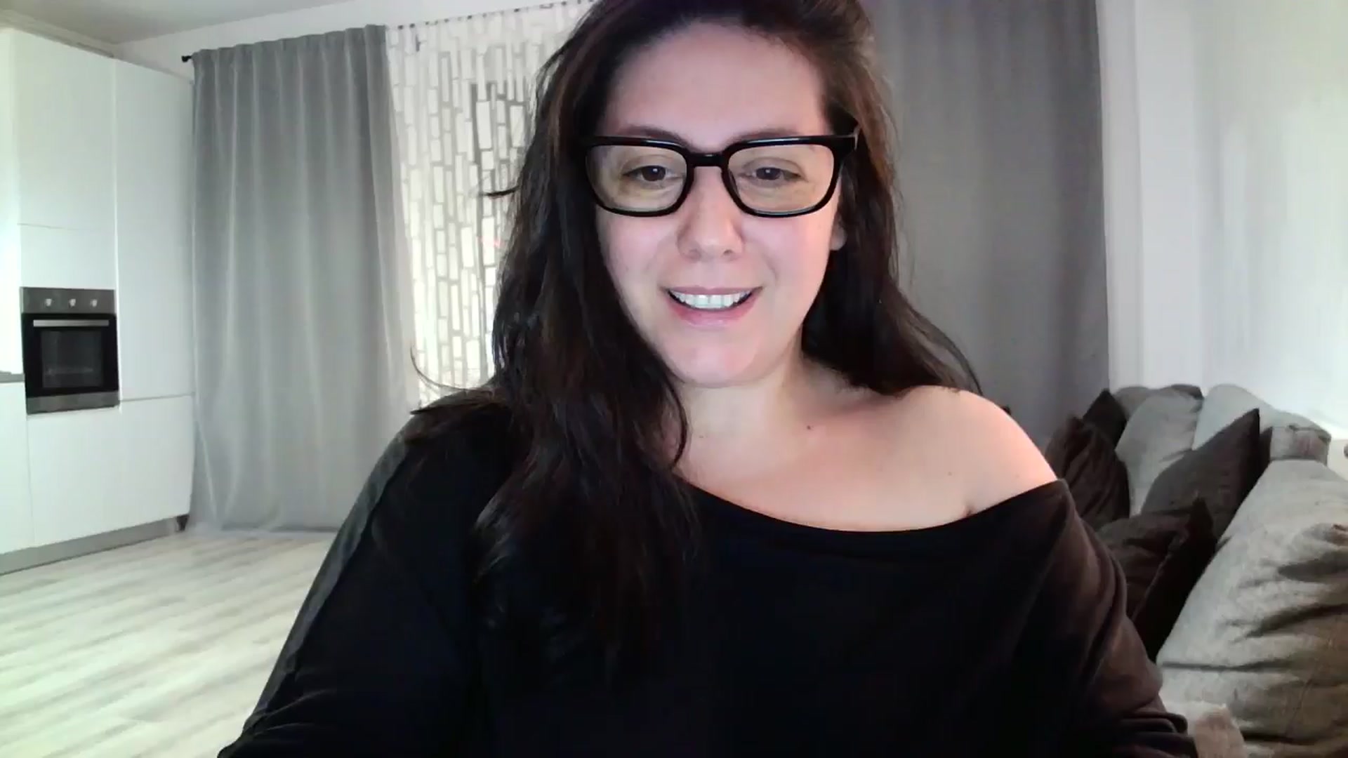 Gallery image thumbnail from SILKYWOMAN's myfreecams stream on, 05/24/2024, 20:03 image 6 of 20