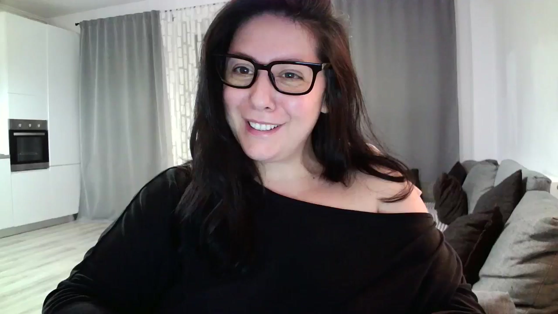 Gallery image thumbnail from SILKYWOMAN's myfreecams stream on, 05/24/2024, 20:03 image 16 of 20