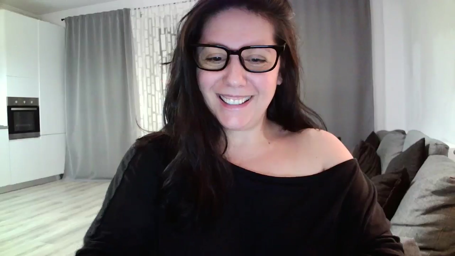 Gallery image thumbnail from SILKYWOMAN's myfreecams stream on, 05/24/2024, 20:03 image 5 of 20