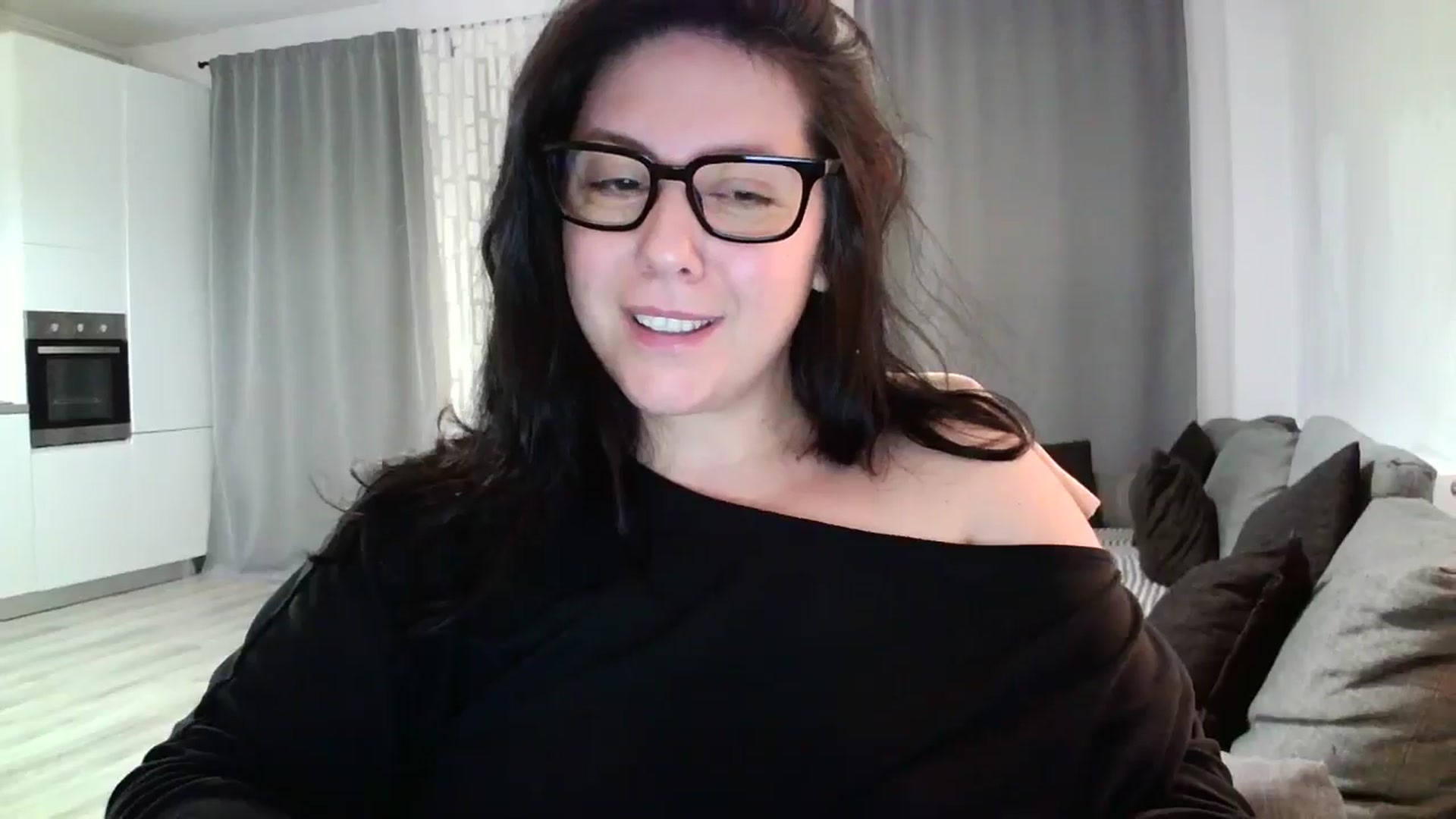 Gallery image thumbnail from SILKYWOMAN's myfreecams stream on, 05/24/2024, 20:03 image 18 of 20