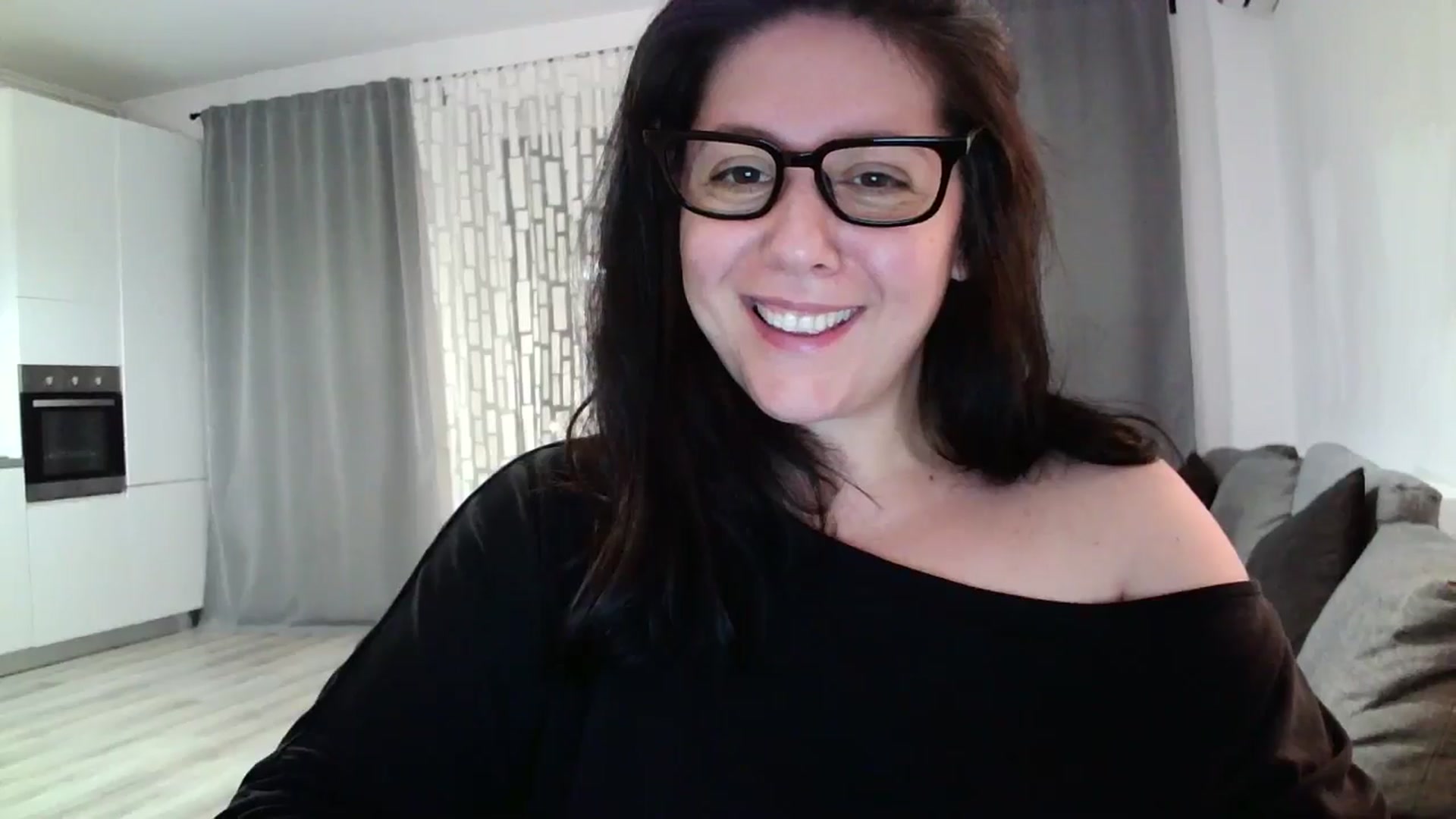 Gallery image thumbnail from SILKYWOMAN's myfreecams stream on, 05/24/2024, 21:12 image 2 of 20
