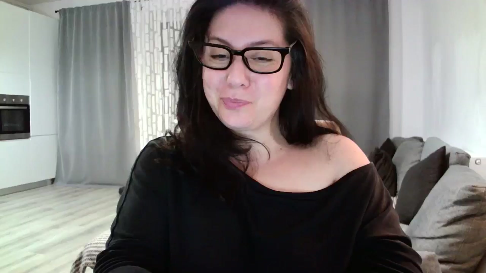 Gallery image thumbnail from SILKYWOMAN's myfreecams stream on, 05/24/2024, 21:12 image 15 of 20