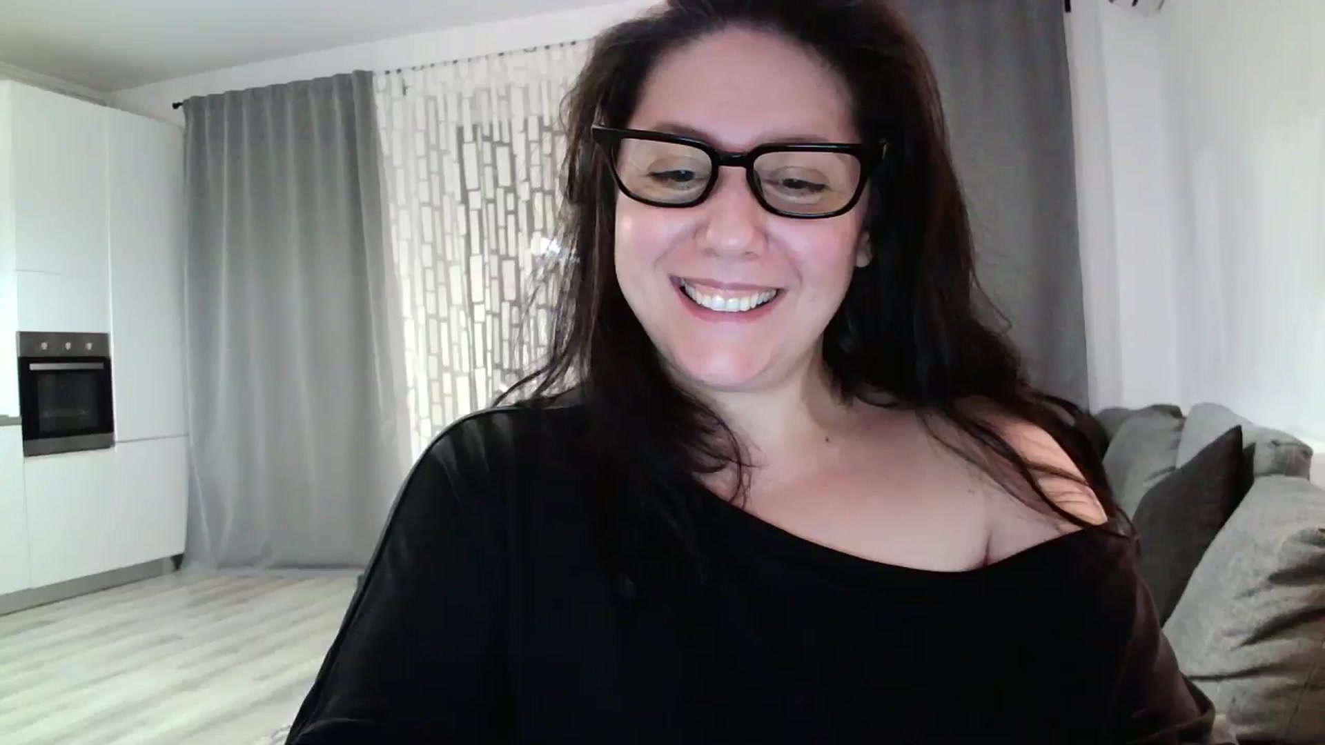 Gallery image thumbnail from SILKYWOMAN's myfreecams stream on, 05/24/2024, 21:12 image 5 of 20