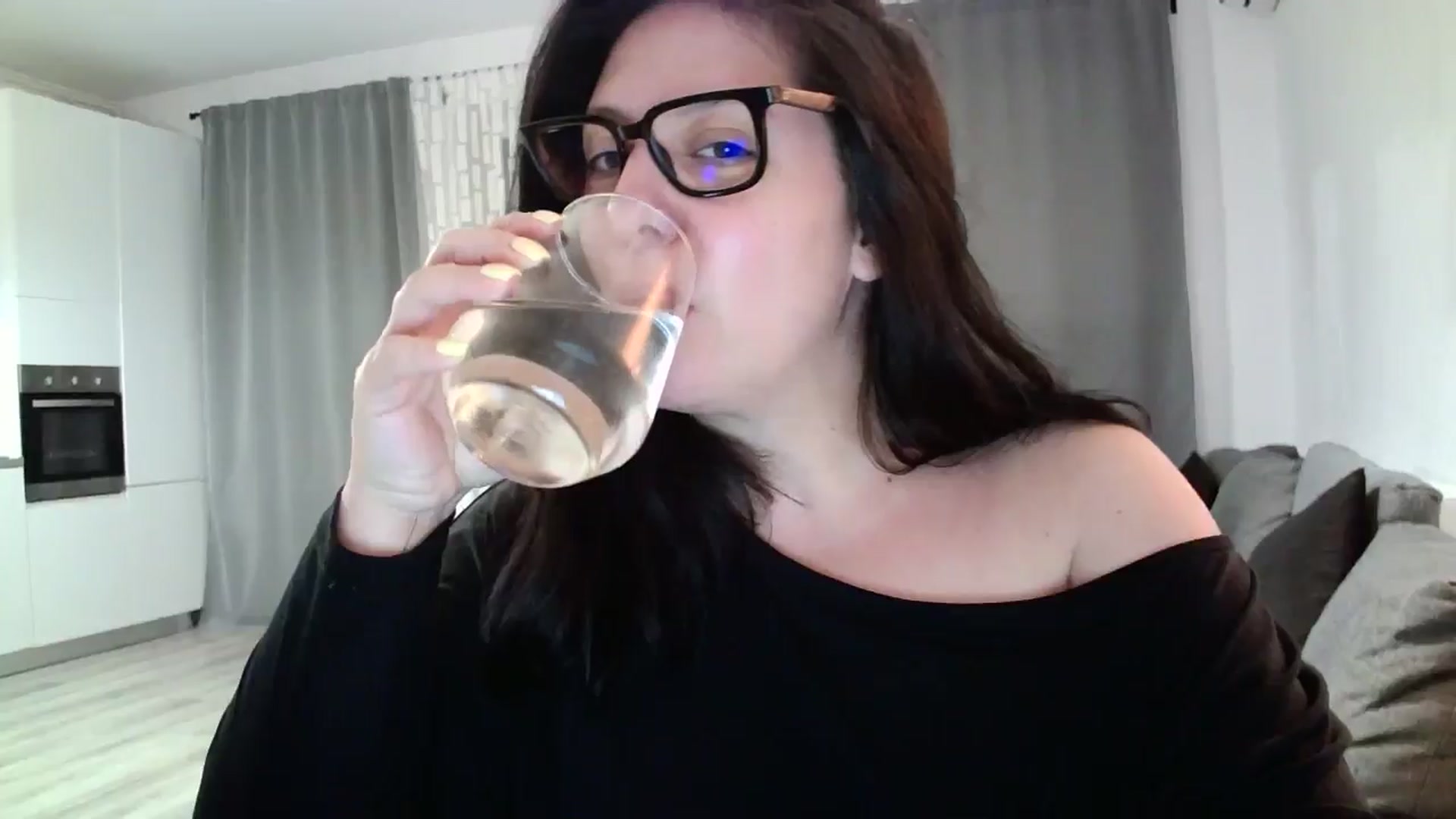 Gallery image thumbnail from SILKYWOMAN's myfreecams stream on, 05/24/2024, 21:12 image 3 of 20