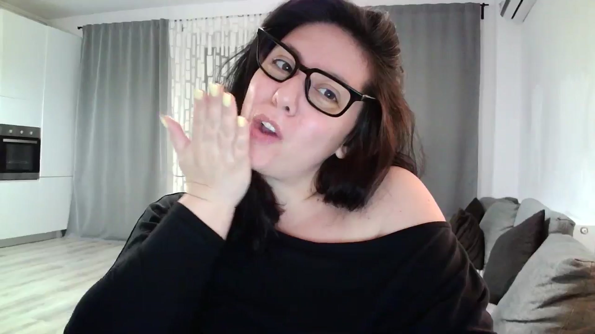 Gallery image thumbnail from SILKYWOMAN's myfreecams stream on, 05/24/2024, 21:45 image 4 of 20