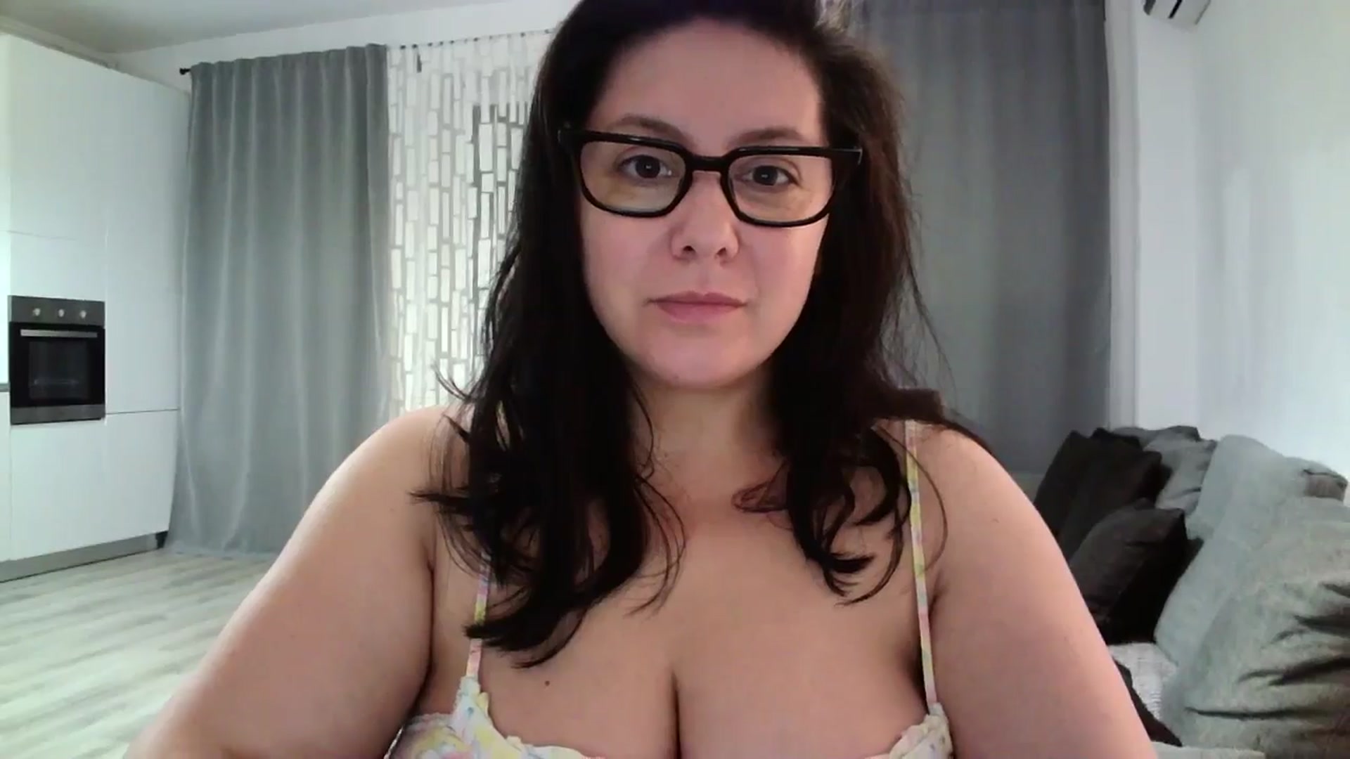 Gallery image thumbnail from SILKYWOMAN's myfreecams stream on, 05/25/2024, 21:23 image 6 of 20
