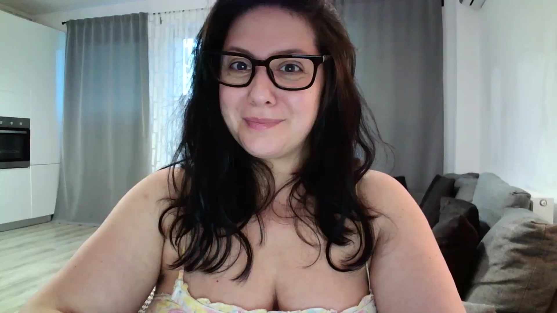 Gallery image thumbnail from SILKYWOMAN's myfreecams stream on, 05/28/2024, 18:04 image 15 of 20