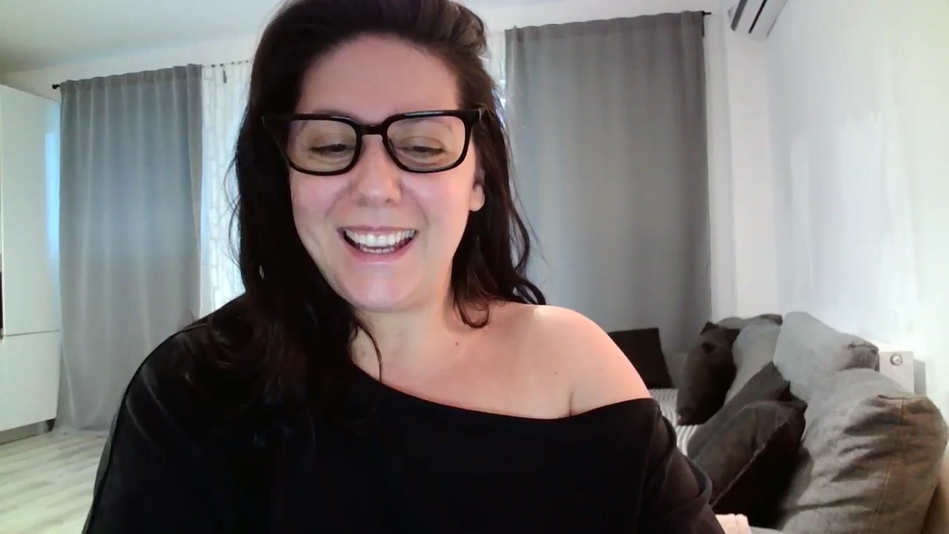 Gallery image thumbnail from SILKYWOMAN's myfreecams stream on, 05/29/2024, 18:09 image 3 of 20