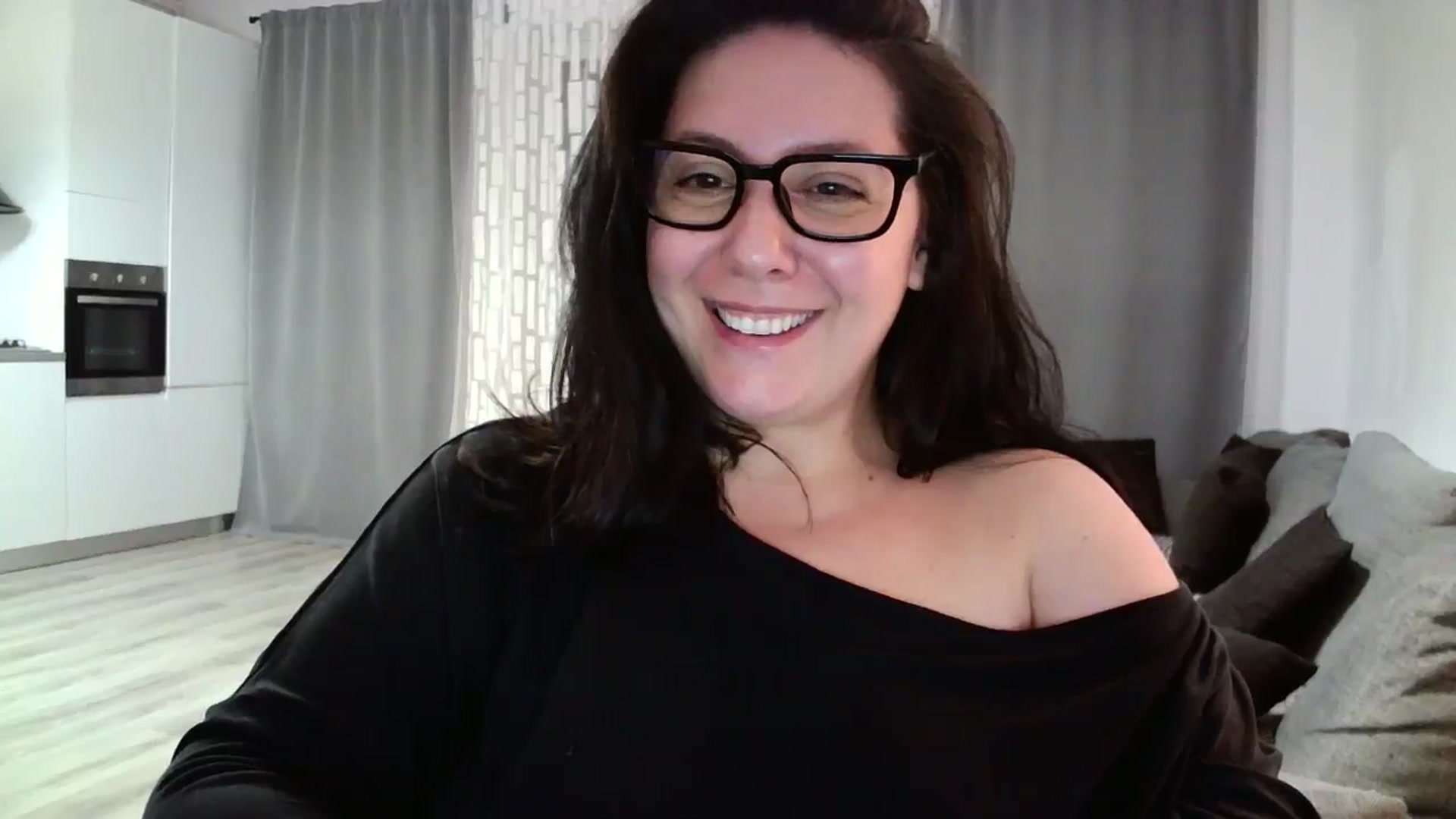 Gallery image thumbnail from SILKYWOMAN's myfreecams stream on, 05/29/2024, 19:41 image 3 of 20