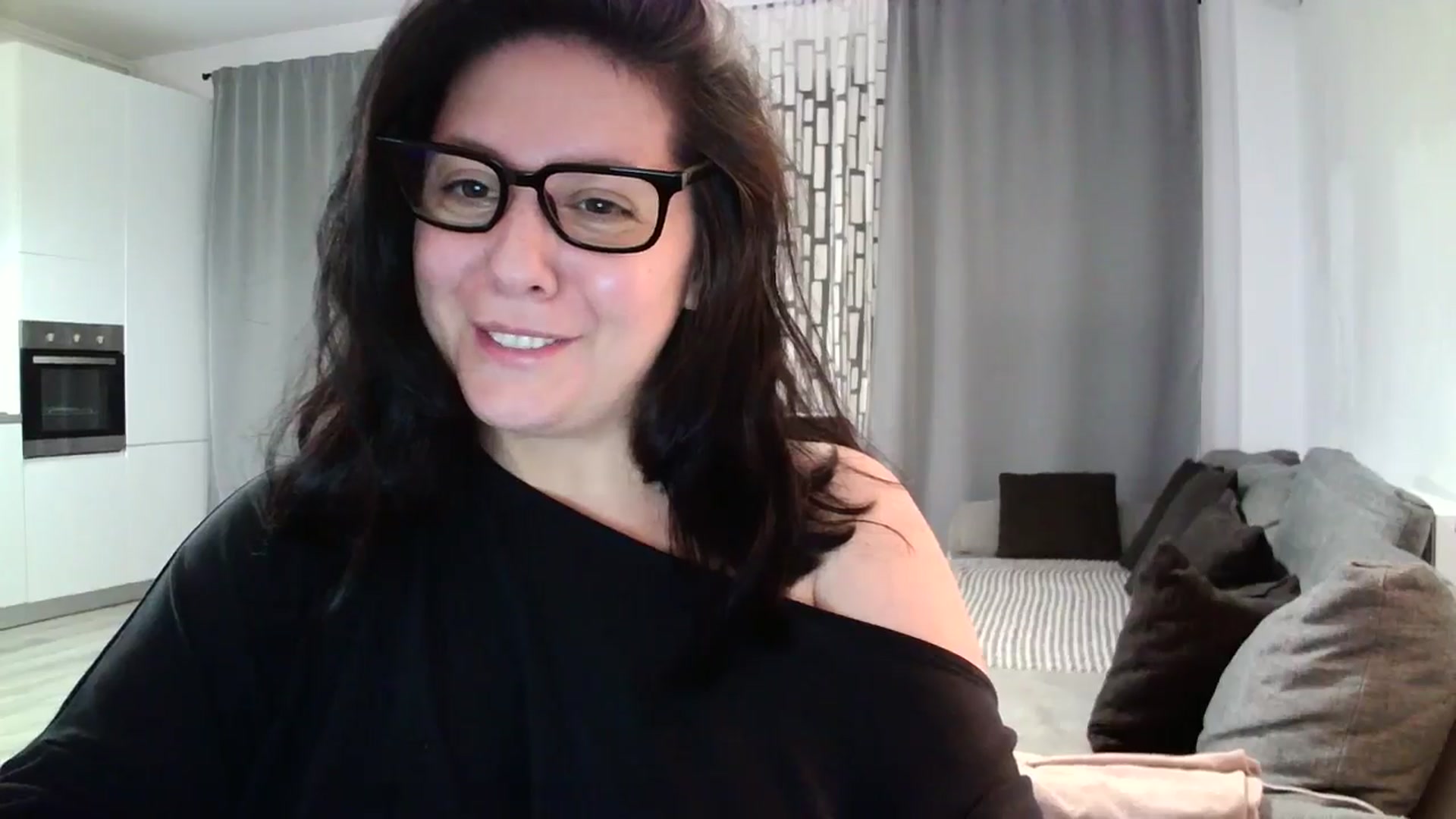 Gallery image thumbnail from SILKYWOMAN's myfreecams stream on, 06/01/2024, 18:43 image 13 of 20