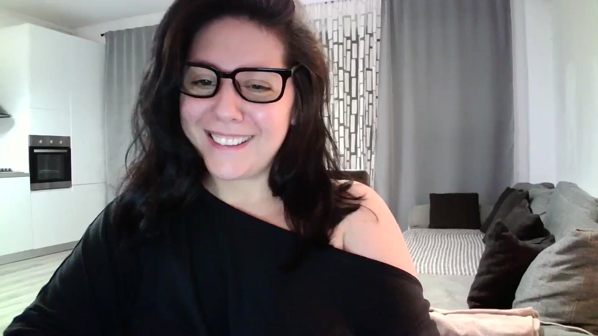 Gallery image thumbnail from SILKYWOMAN's myfreecams stream on, 06/01/2024, 18:43 image 12 of 20