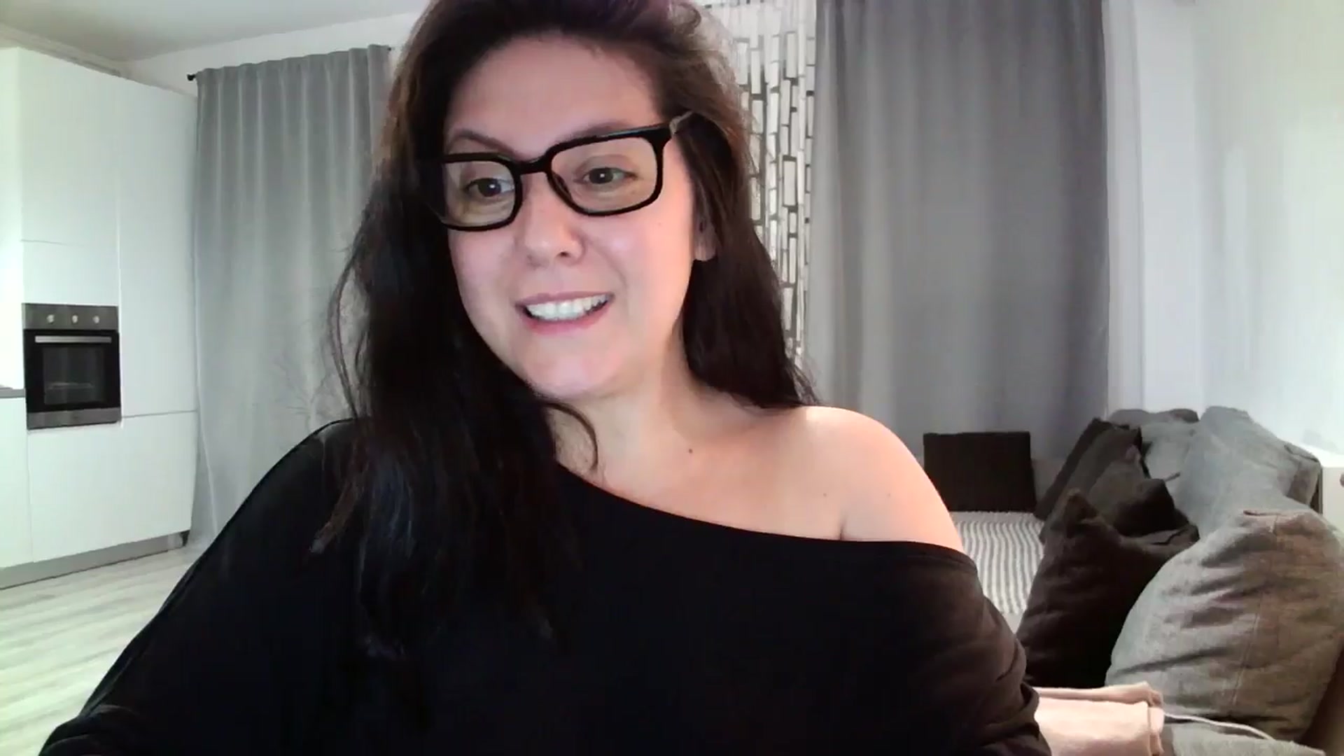Gallery image thumbnail from SILKYWOMAN's myfreecams stream on, 06/01/2024, 18:43 image 6 of 20