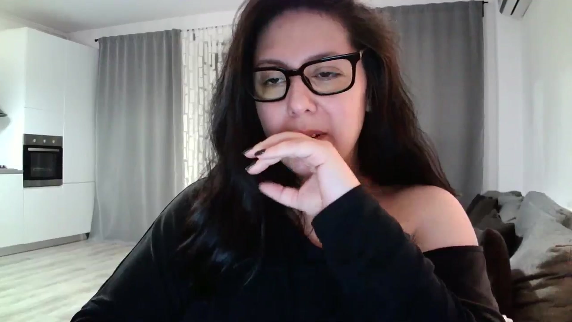 Gallery image thumbnail from SILKYWOMAN's myfreecams stream on, 06/01/2024, 21:32 image 13 of 20