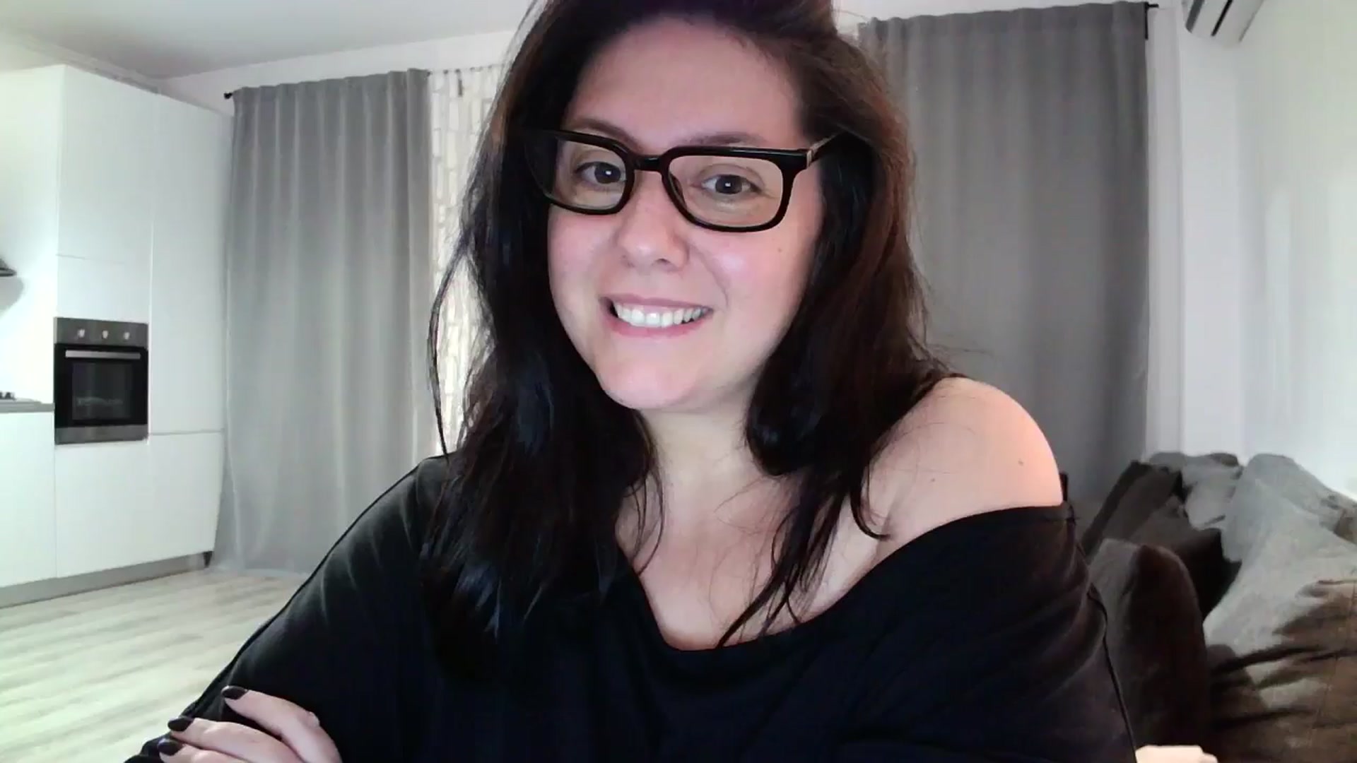 Gallery image thumbnail from SILKYWOMAN's myfreecams stream on, 06/01/2024, 21:32 image 14 of 20