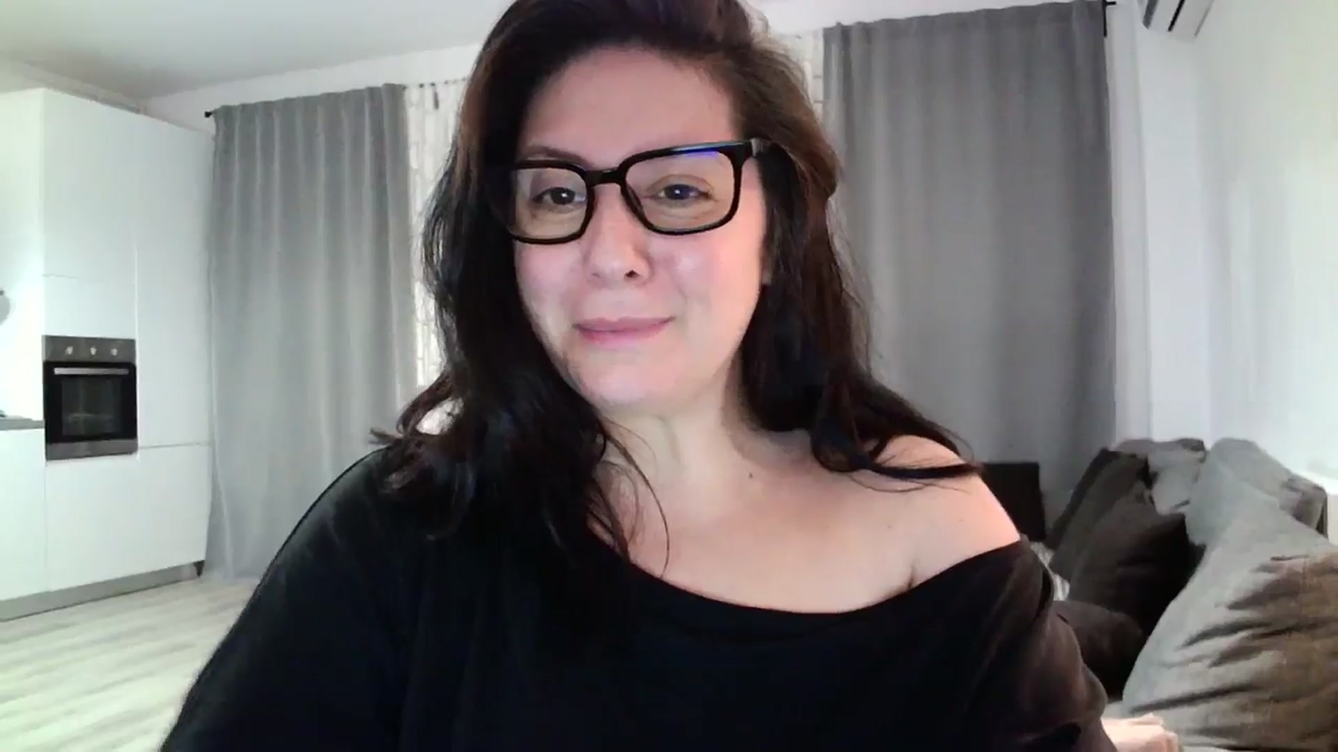 Gallery image thumbnail from SILKYWOMAN's myfreecams stream on, 06/01/2024, 21:32 image 2 of 20
