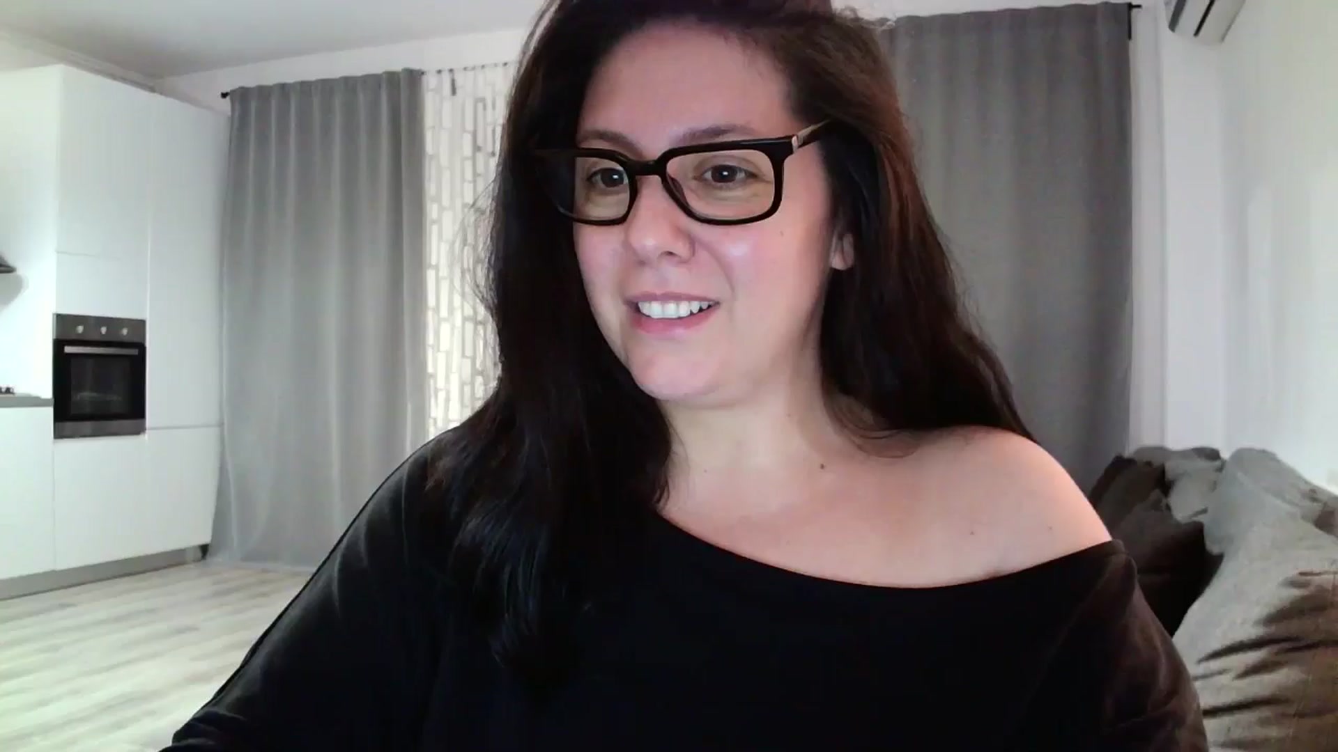 Gallery image thumbnail from SILKYWOMAN's myfreecams stream on, 06/01/2024, 21:32 image 17 of 20