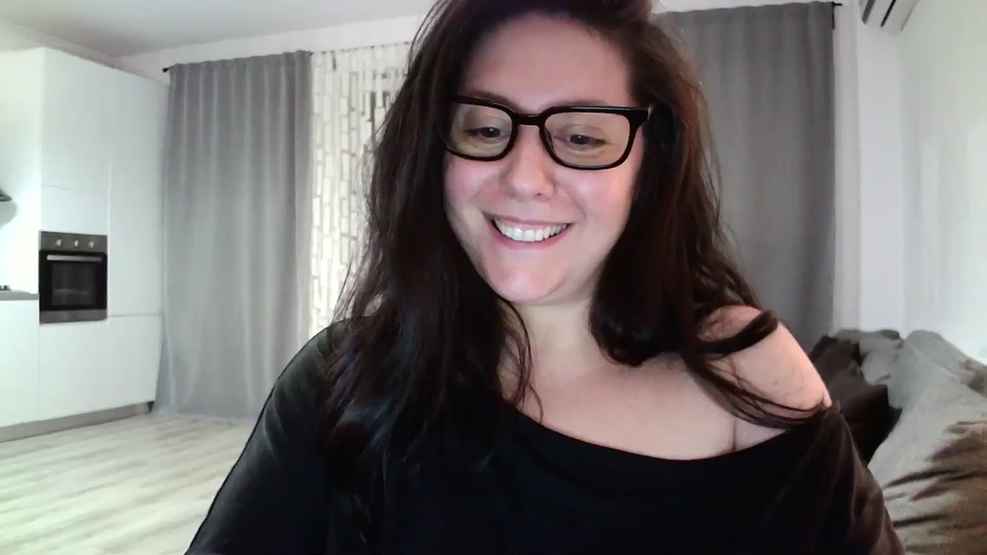 Gallery image thumbnail from SILKYWOMAN's myfreecams stream on, 06/01/2024, 21:32 image 19 of 20