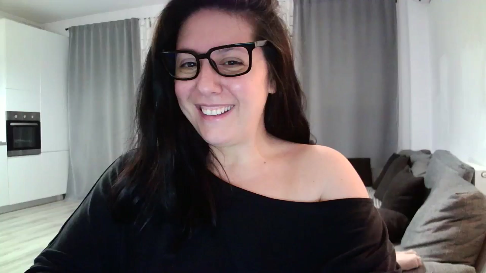 Gallery image thumbnail from SILKYWOMAN's myfreecams stream on, 06/01/2024, 21:32 image 1 of 20