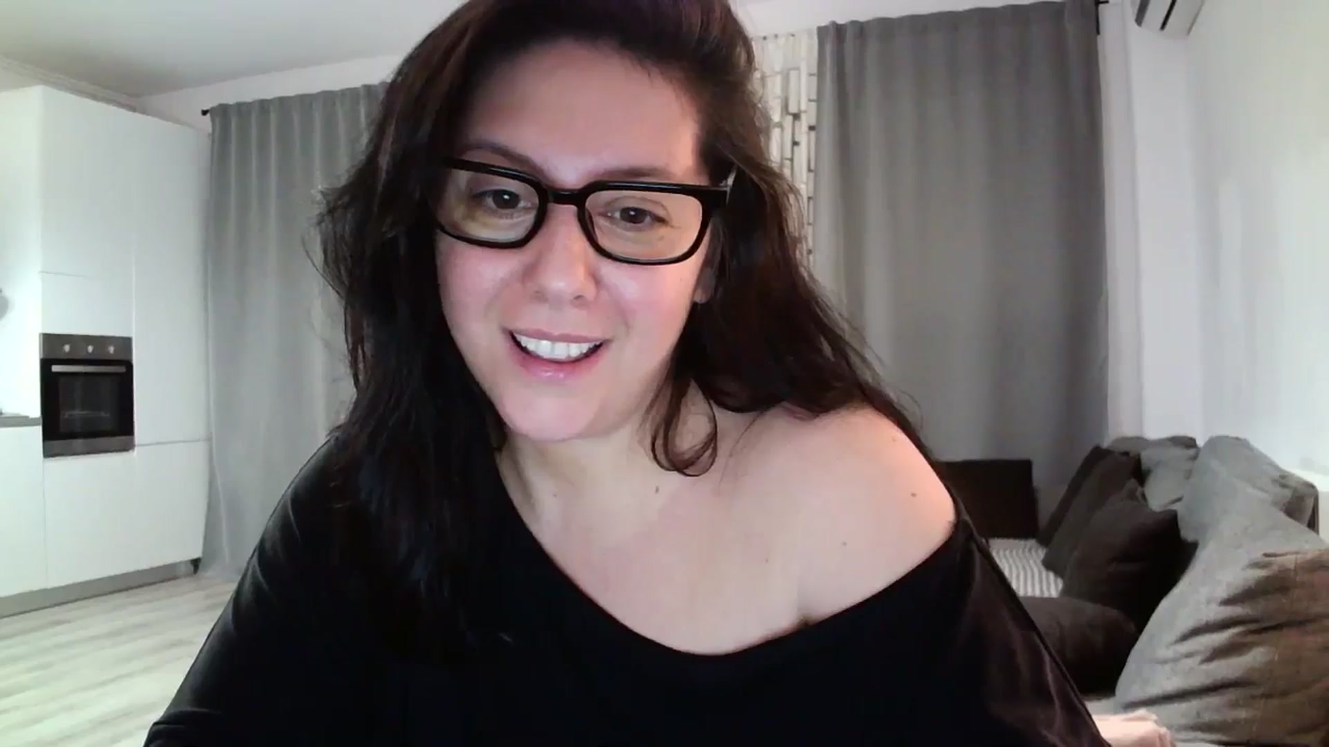 Gallery image thumbnail from SILKYWOMAN's myfreecams stream on, 06/01/2024, 21:32 image 8 of 20