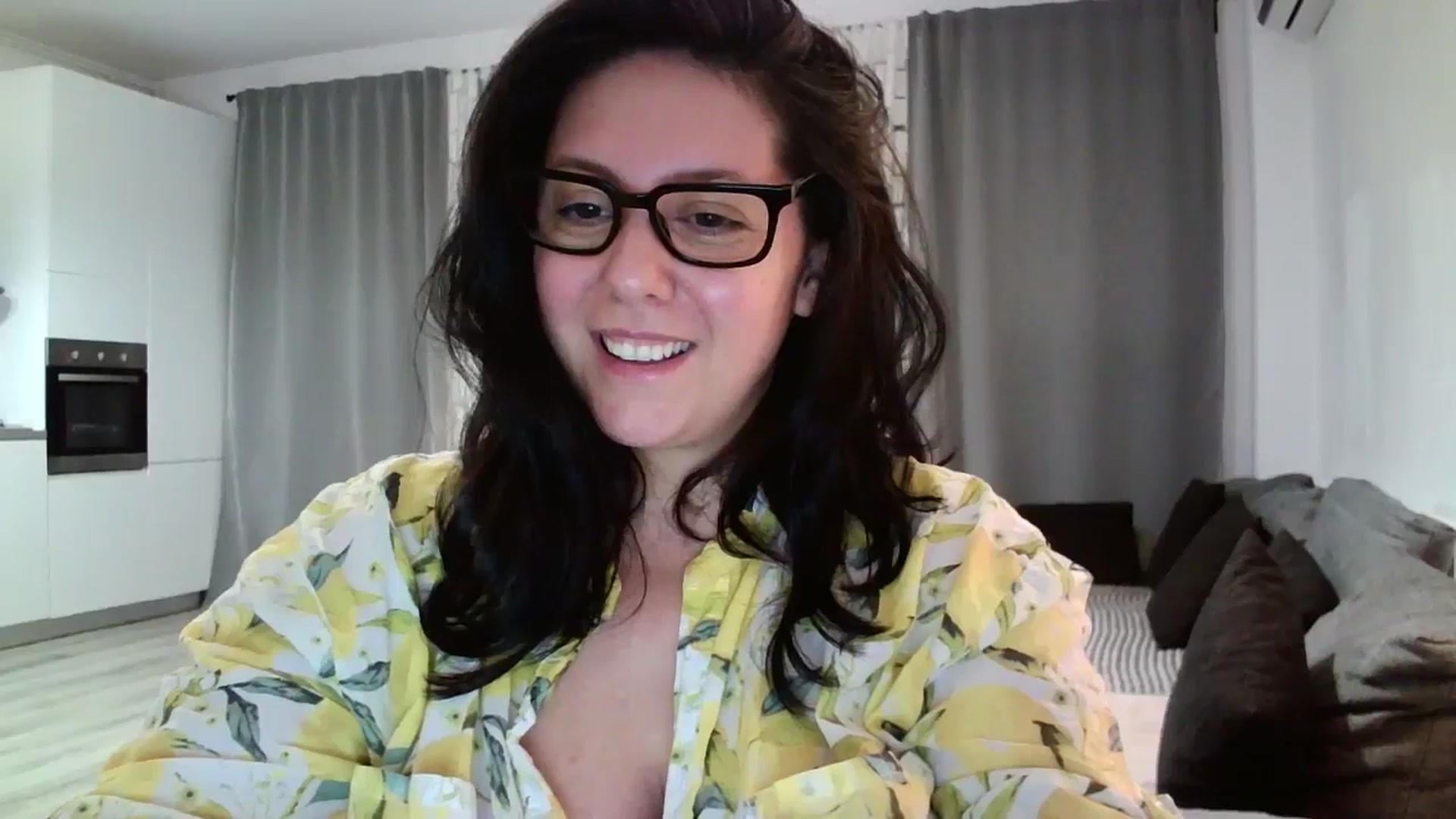 Gallery image thumbnail from SILKYWOMAN's myfreecams stream on, 06/02/2024, 20:20 image 13 of 20