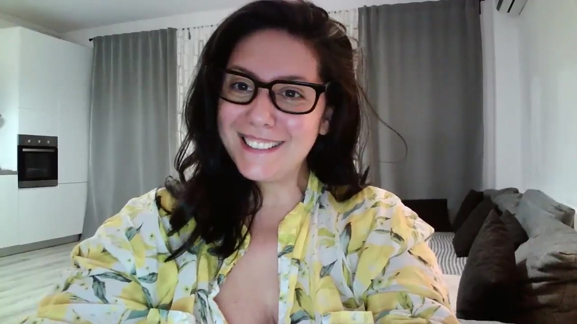 Gallery image thumbnail from SILKYWOMAN's myfreecams stream on, 06/02/2024, 20:20 image 14 of 20