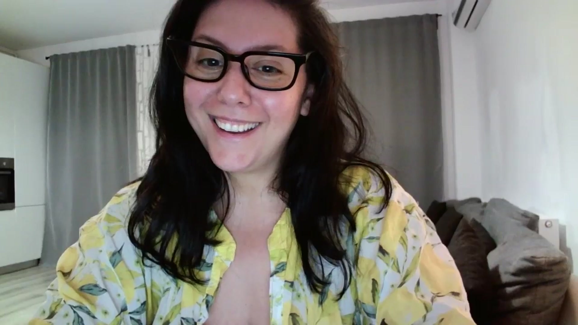 Gallery image thumbnail from SILKYWOMAN's myfreecams stream on, 06/02/2024, 21:16 image 2 of 20