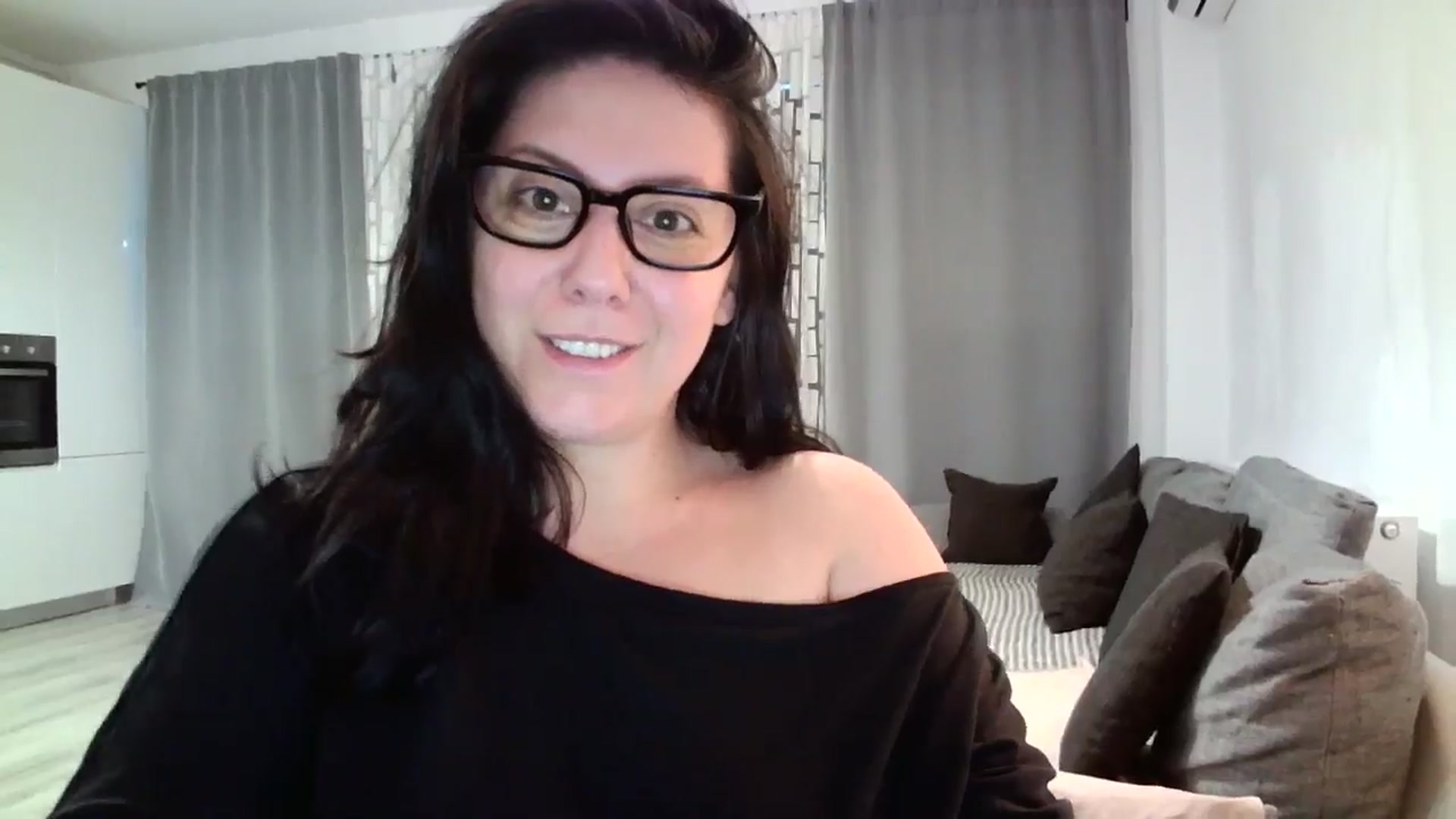 Gallery image thumbnail from SILKYWOMAN's myfreecams stream on, 06/04/2024, 18:55 image 2 of 20