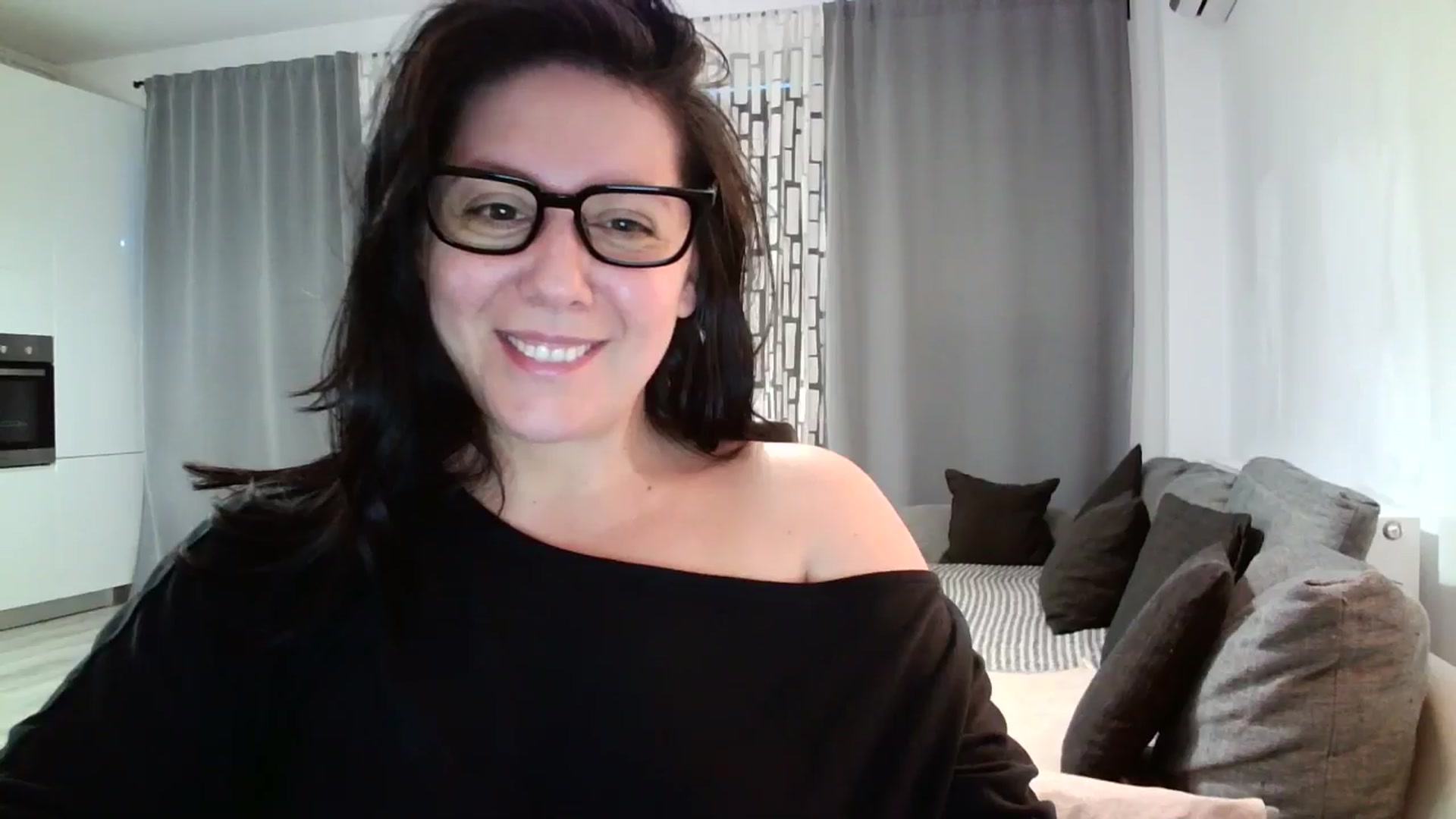 Gallery image thumbnail from SILKYWOMAN's myfreecams stream on, 06/04/2024, 18:55 image 4 of 20
