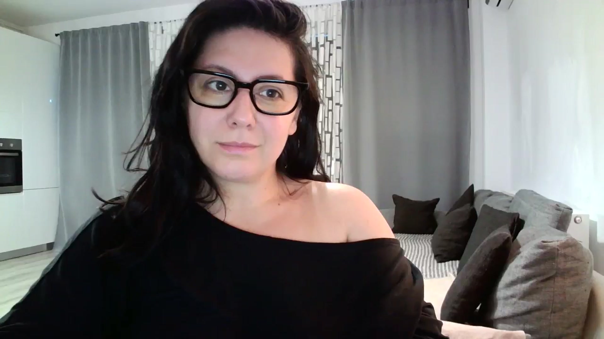 Gallery image thumbnail from SILKYWOMAN's myfreecams stream on, 06/04/2024, 18:55 image 6 of 20