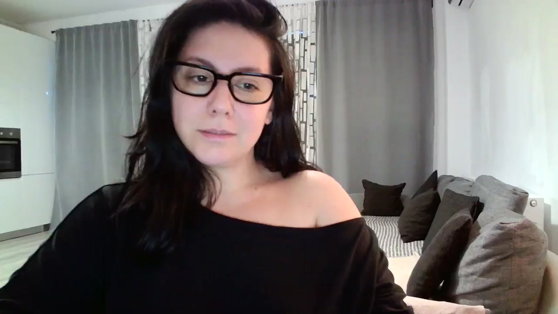 Gallery image thumbnail from SILKYWOMAN's myfreecams stream on, 06/04/2024, 18:55 image 3 of 20