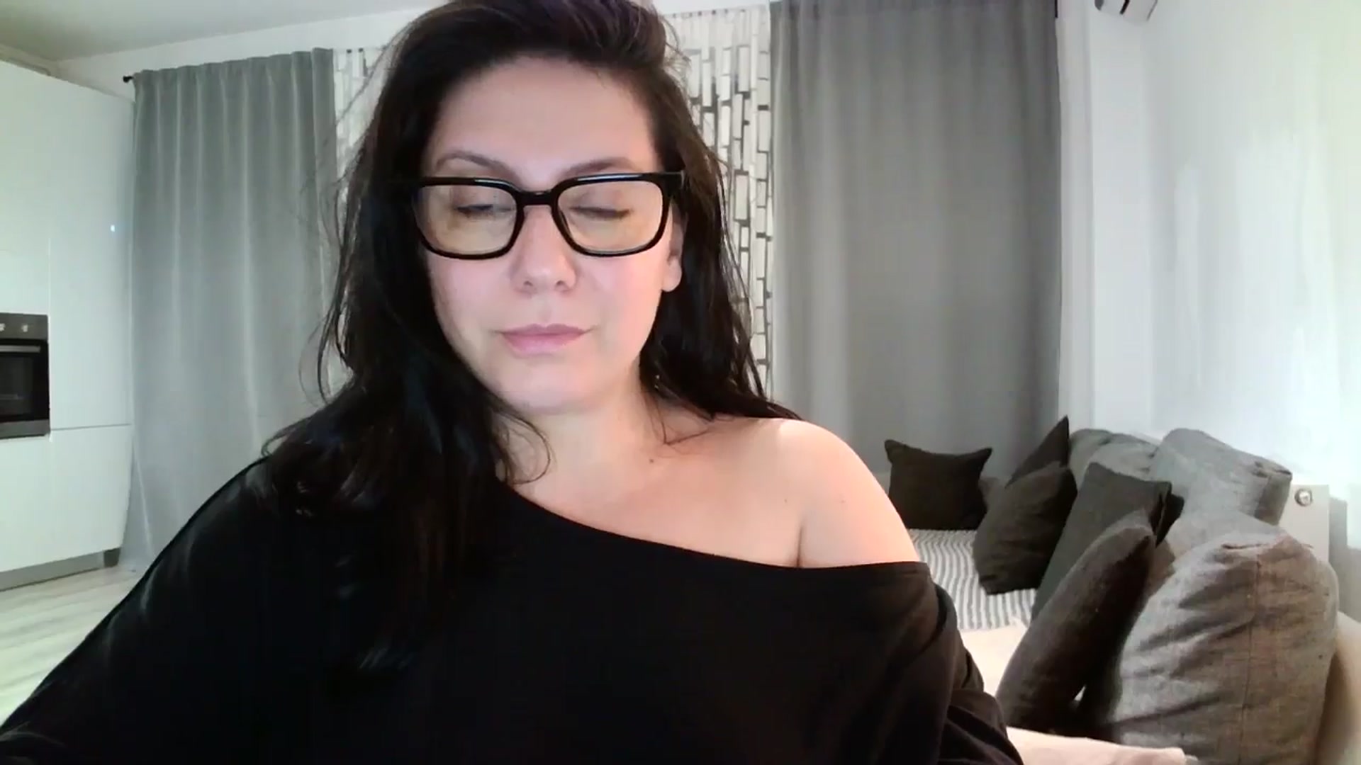 Gallery image thumbnail from SILKYWOMAN's myfreecams stream on, 06/04/2024, 18:55 image 12 of 20