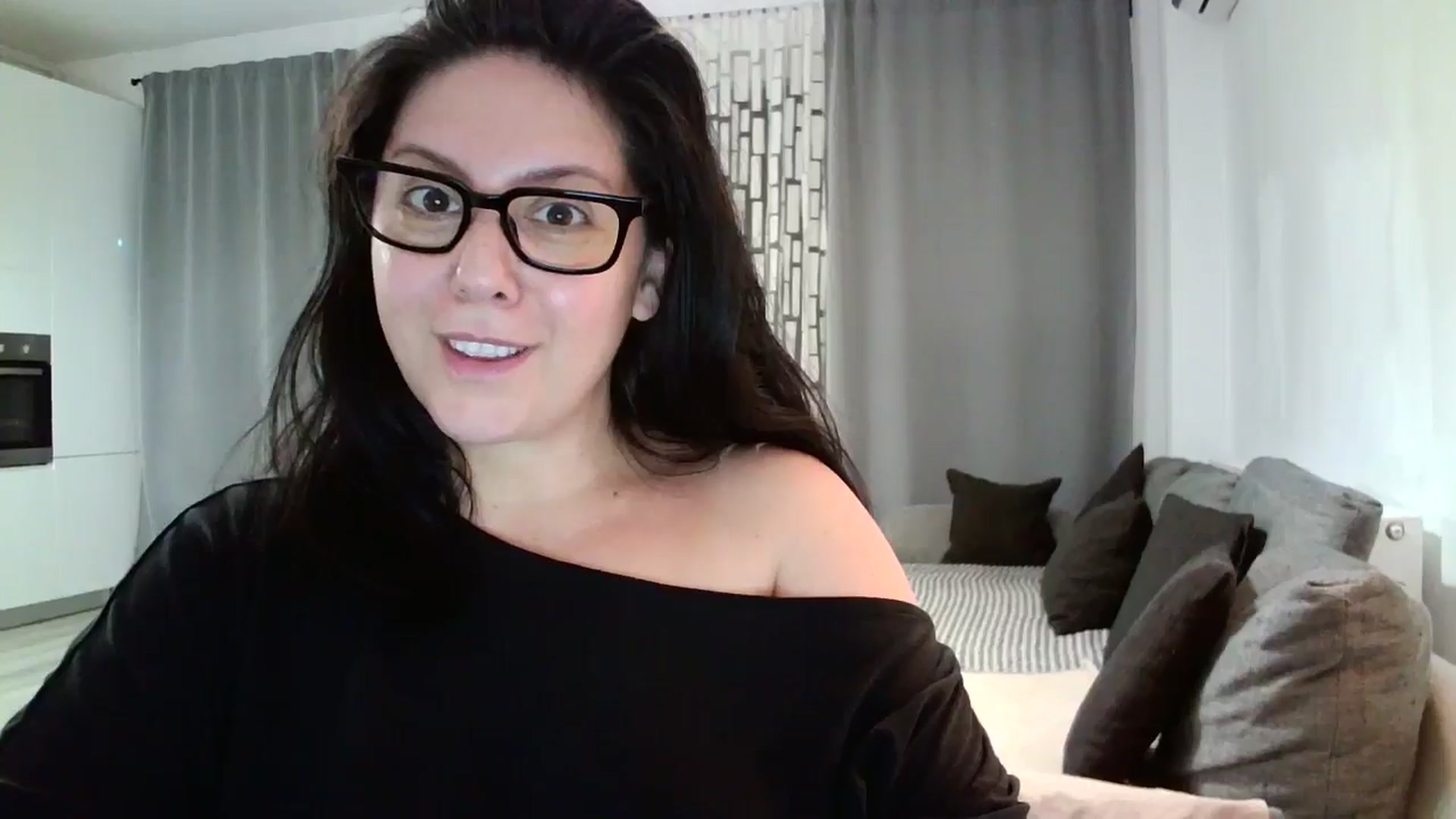 Gallery image thumbnail from SILKYWOMAN's myfreecams stream on, 06/04/2024, 18:55 image 15 of 20