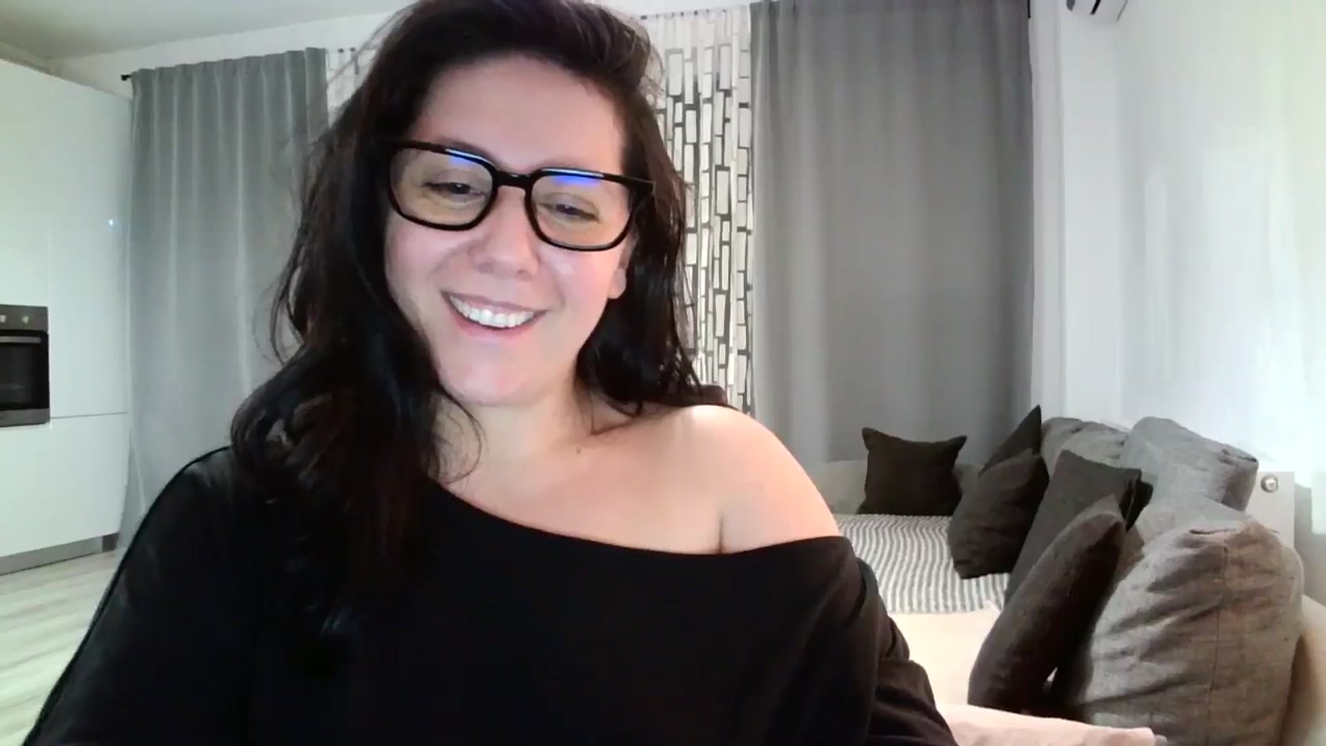 Gallery image thumbnail from SILKYWOMAN's myfreecams stream on, 06/04/2024, 18:55 image 13 of 20