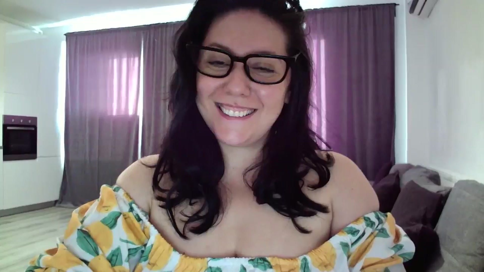 Gallery image thumbnail from SILKYWOMAN's myfreecams stream on, 06/10/2024, 16:26 image 15 of 20